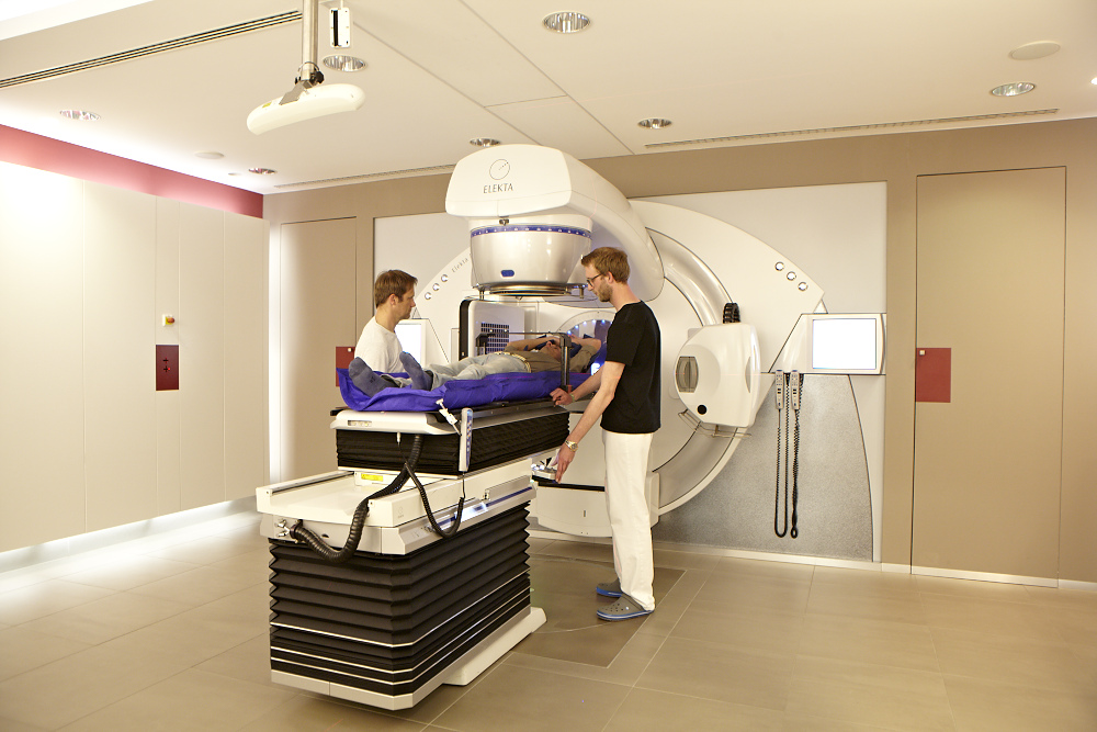 Der stereotaktische Linearbeschleuniger Behandlungsdemonstration